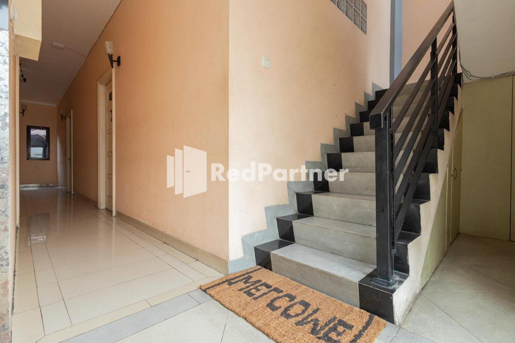 Star Hotel Jaksa Mitra Reddoorz Jakarta Buitenkant foto