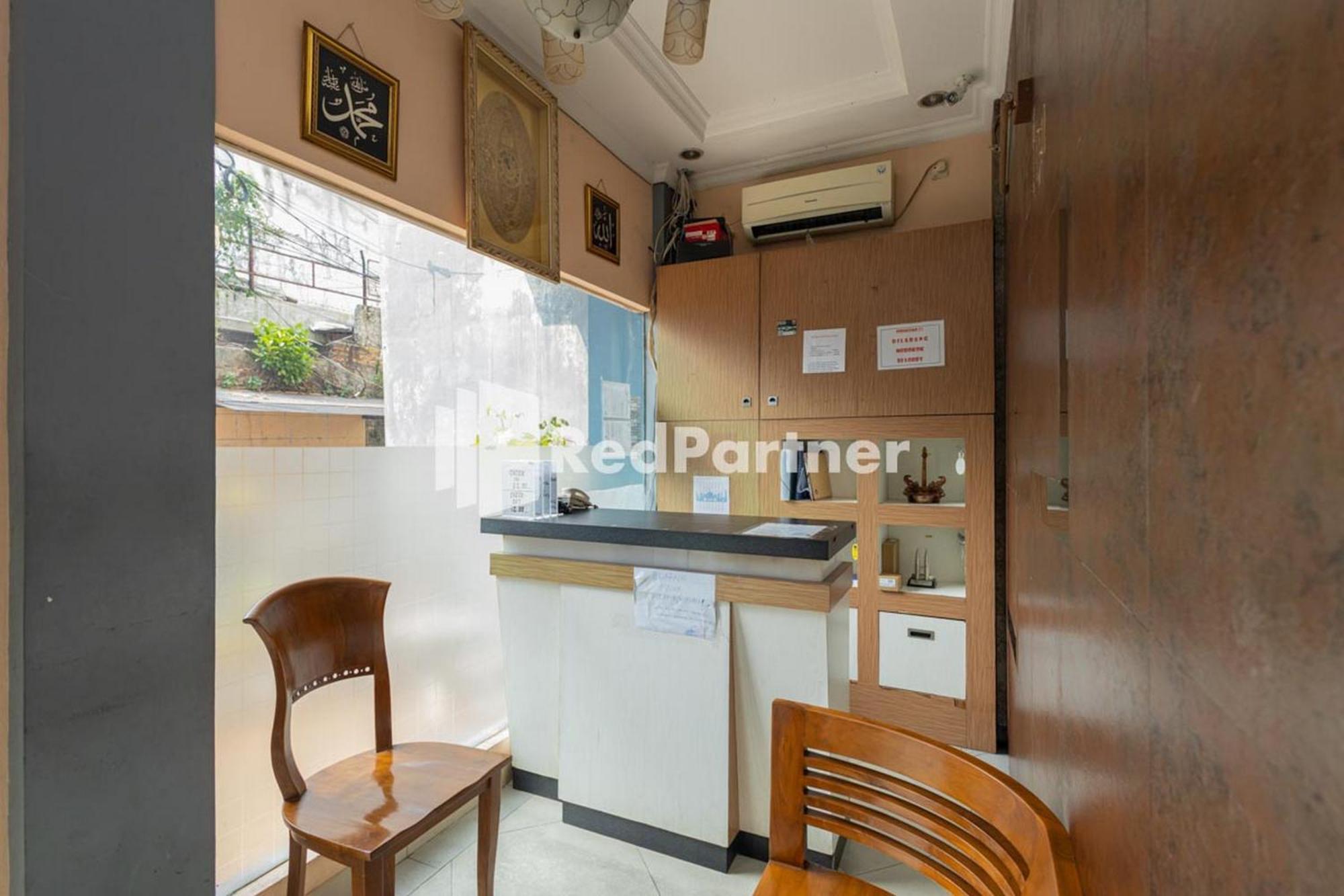Star Hotel Jaksa Mitra Reddoorz Jakarta Buitenkant foto