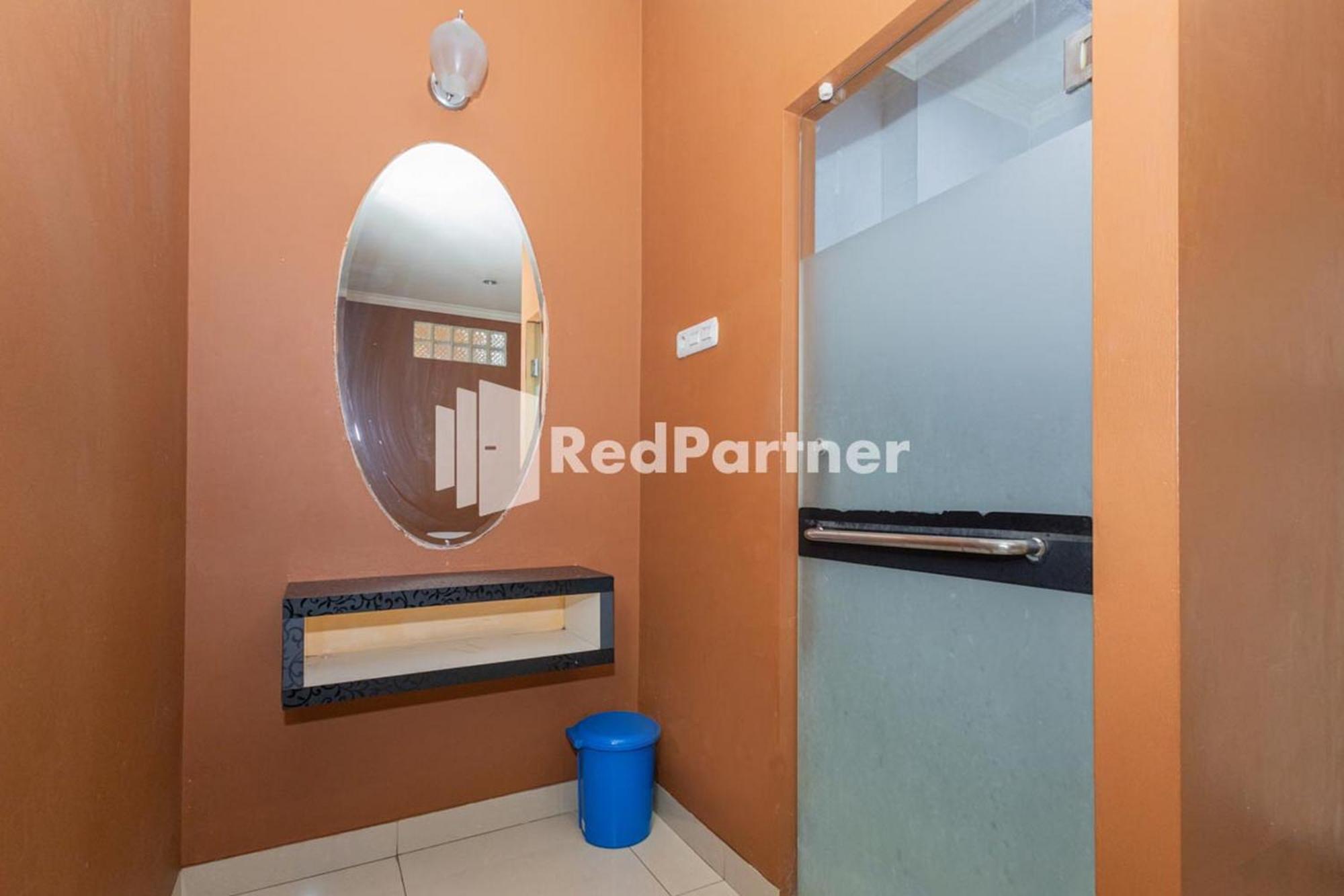 Star Hotel Jaksa Mitra Reddoorz Jakarta Buitenkant foto