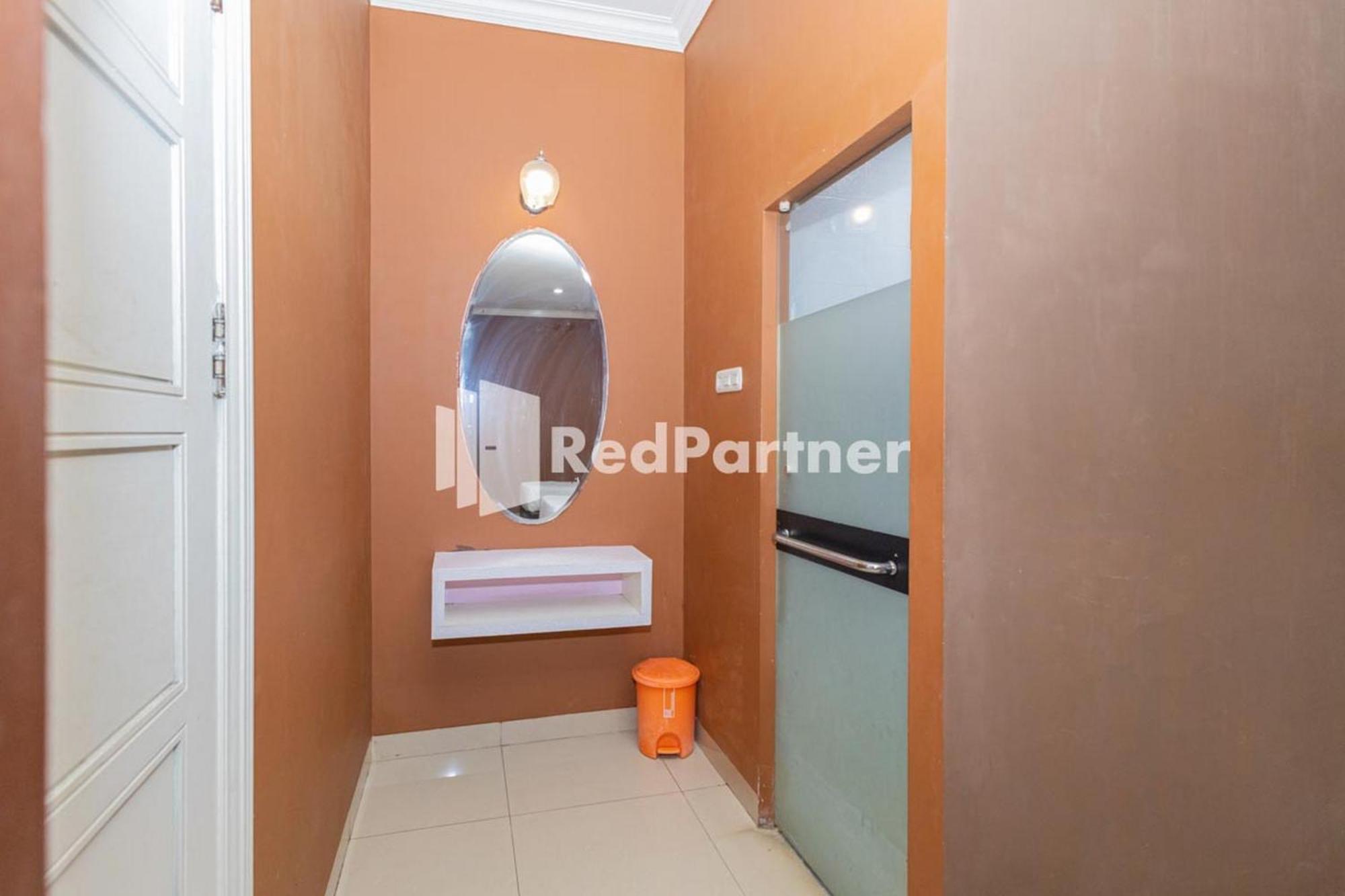 Star Hotel Jaksa Mitra Reddoorz Jakarta Buitenkant foto