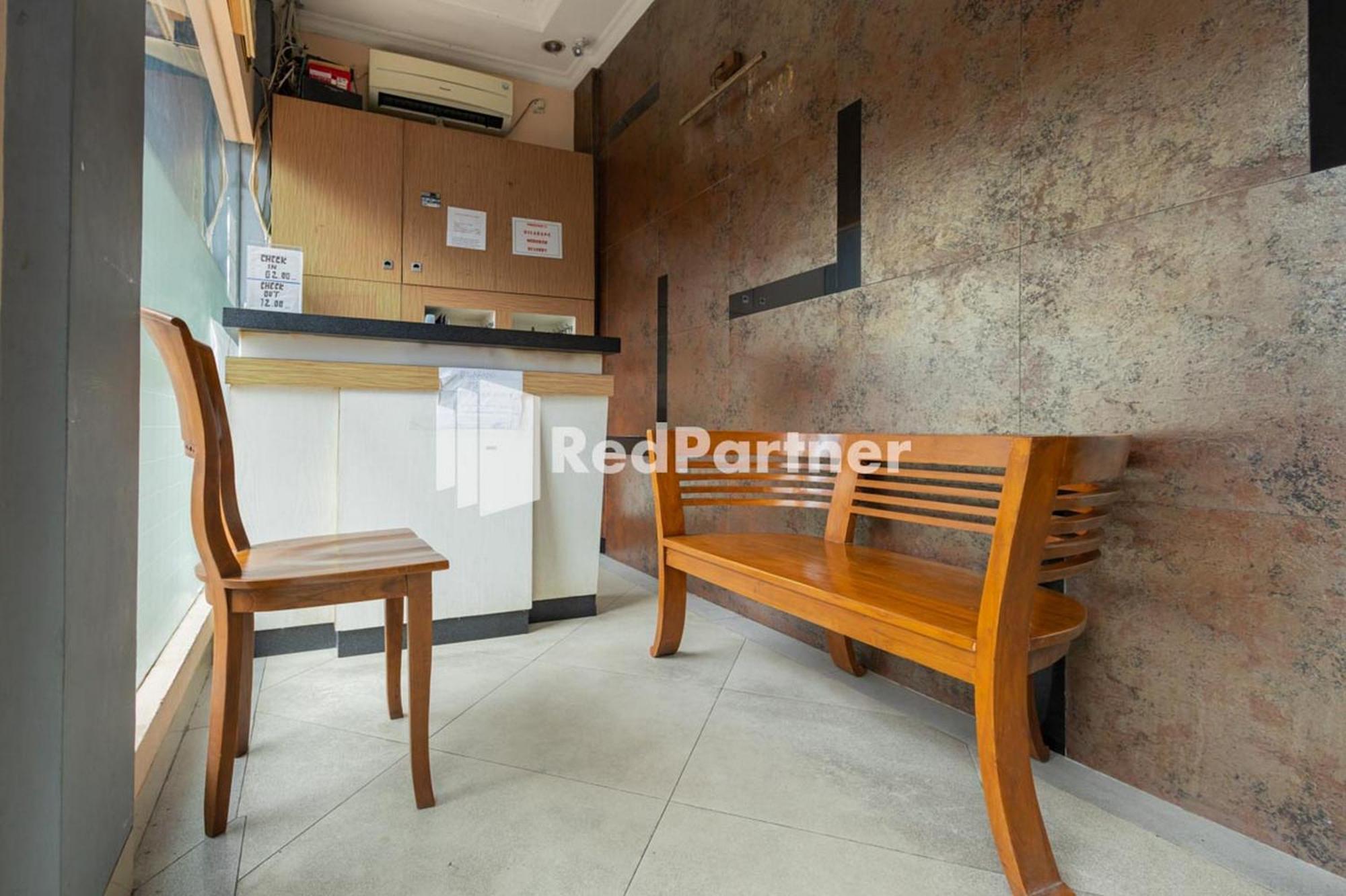 Star Hotel Jaksa Mitra Reddoorz Jakarta Buitenkant foto