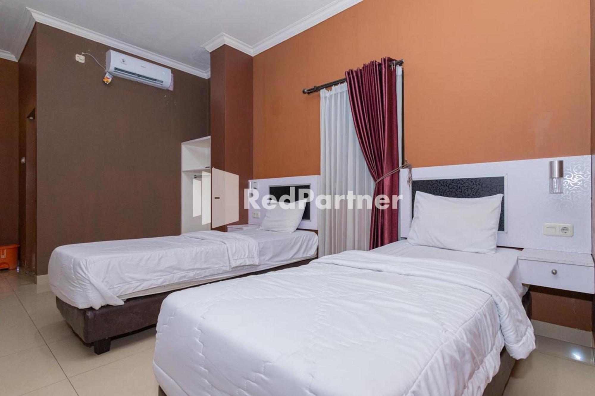 Star Hotel Jaksa Mitra Reddoorz Jakarta Buitenkant foto