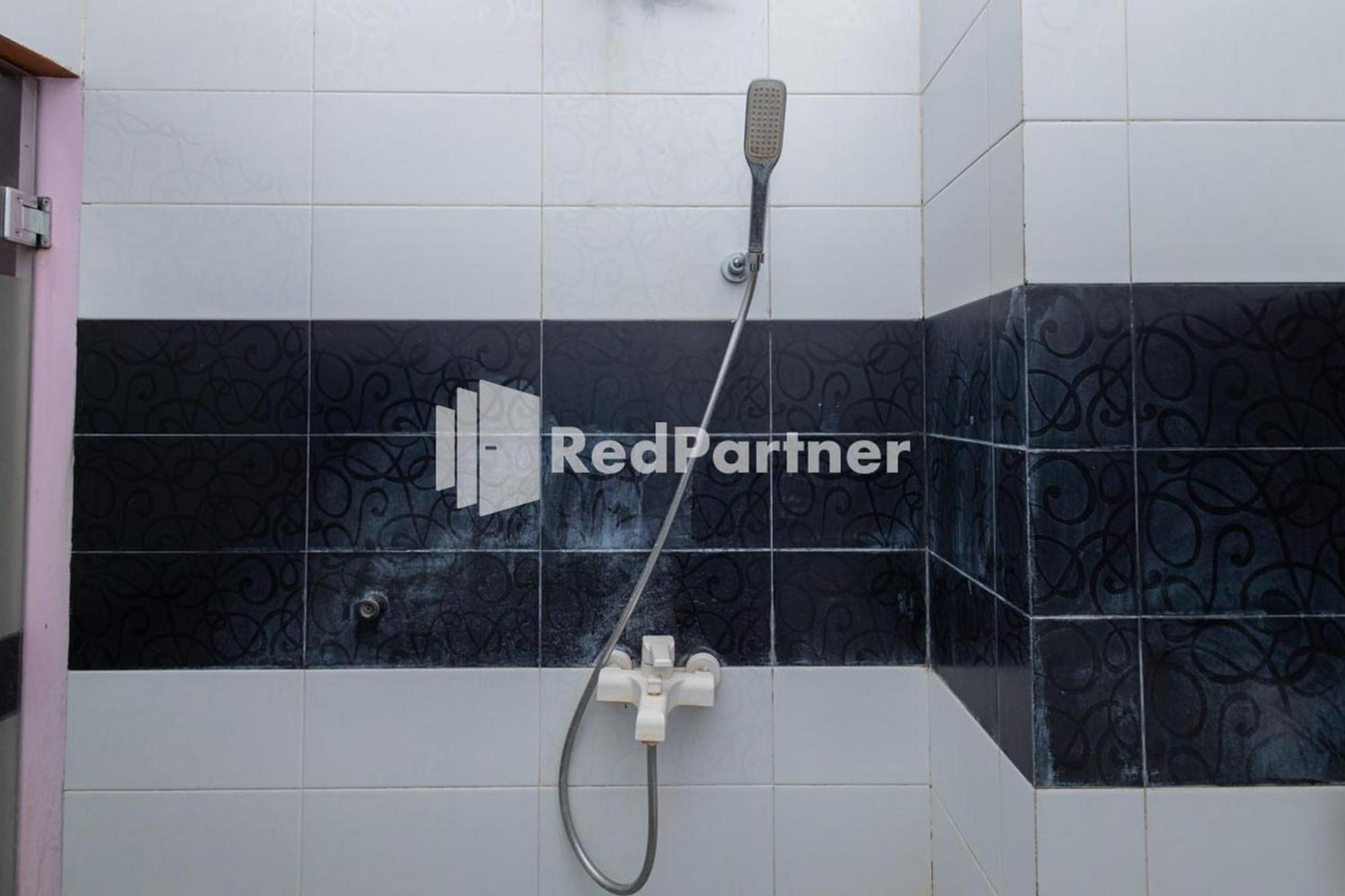 Star Hotel Jaksa Mitra Reddoorz Jakarta Buitenkant foto